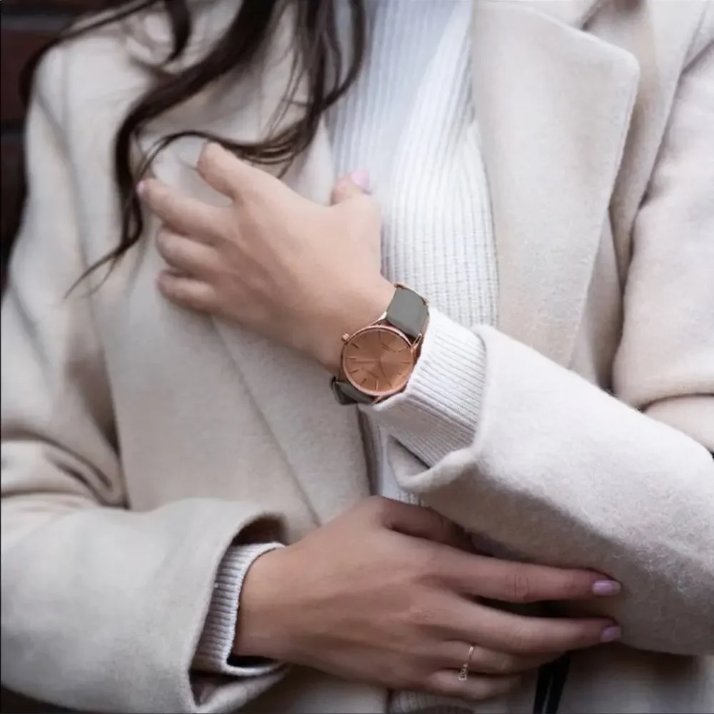 Monroe SOLÉROSE Minimalist Watch – Rose Gold Face & Charcoal Leather Strap